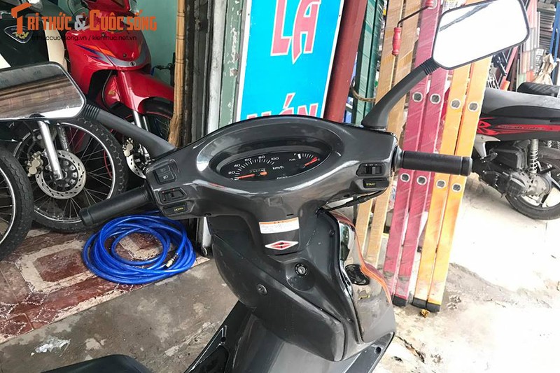 Honda Spacy doi 2008 “bien doc” gia hon 100 trieu tai VN-Hinh-5